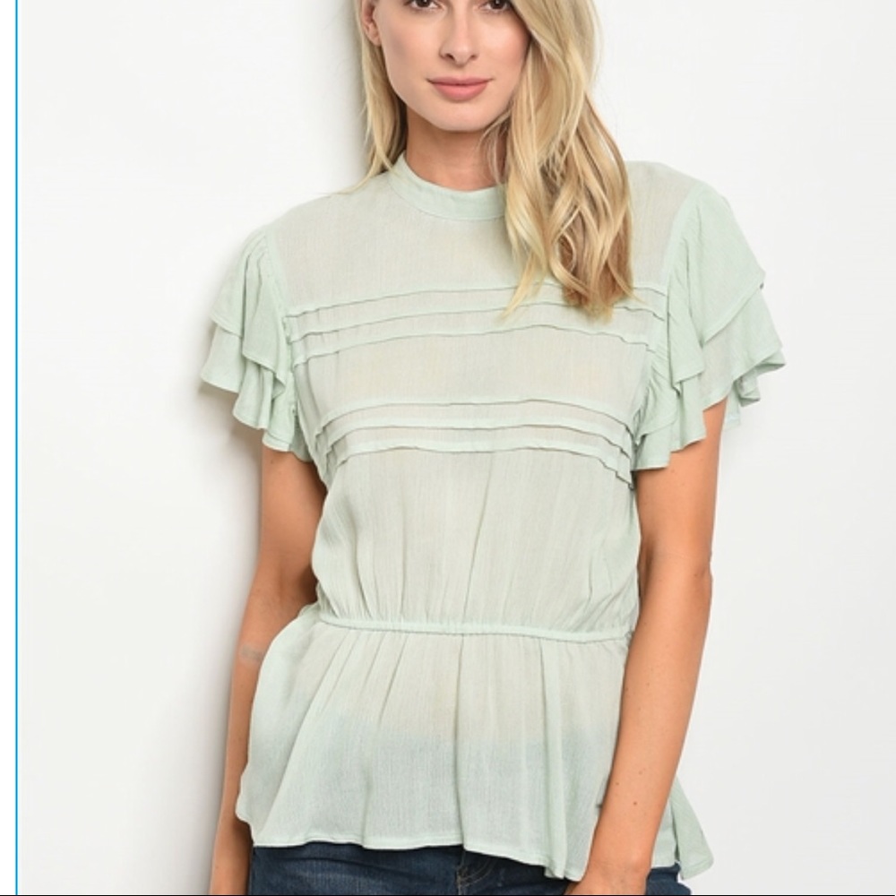 ☕️Lovely Sage Ruffle Top🌟